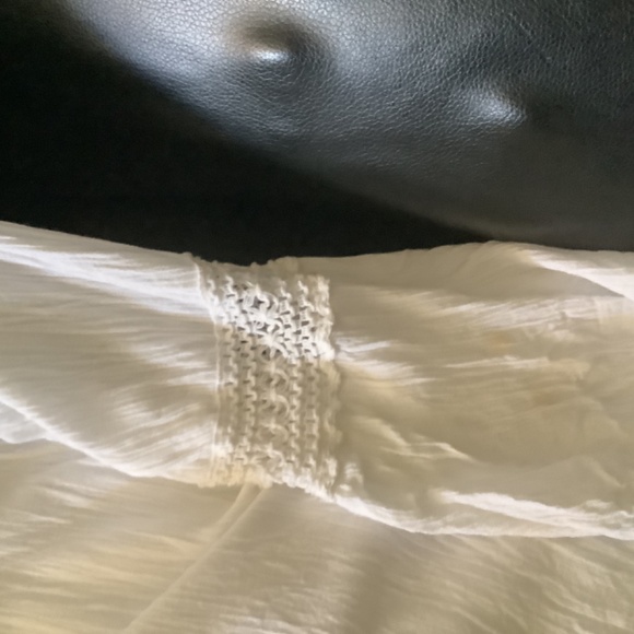 Speed Control New York, White Tunic Blouse, Size small. - Picture 4 of 7